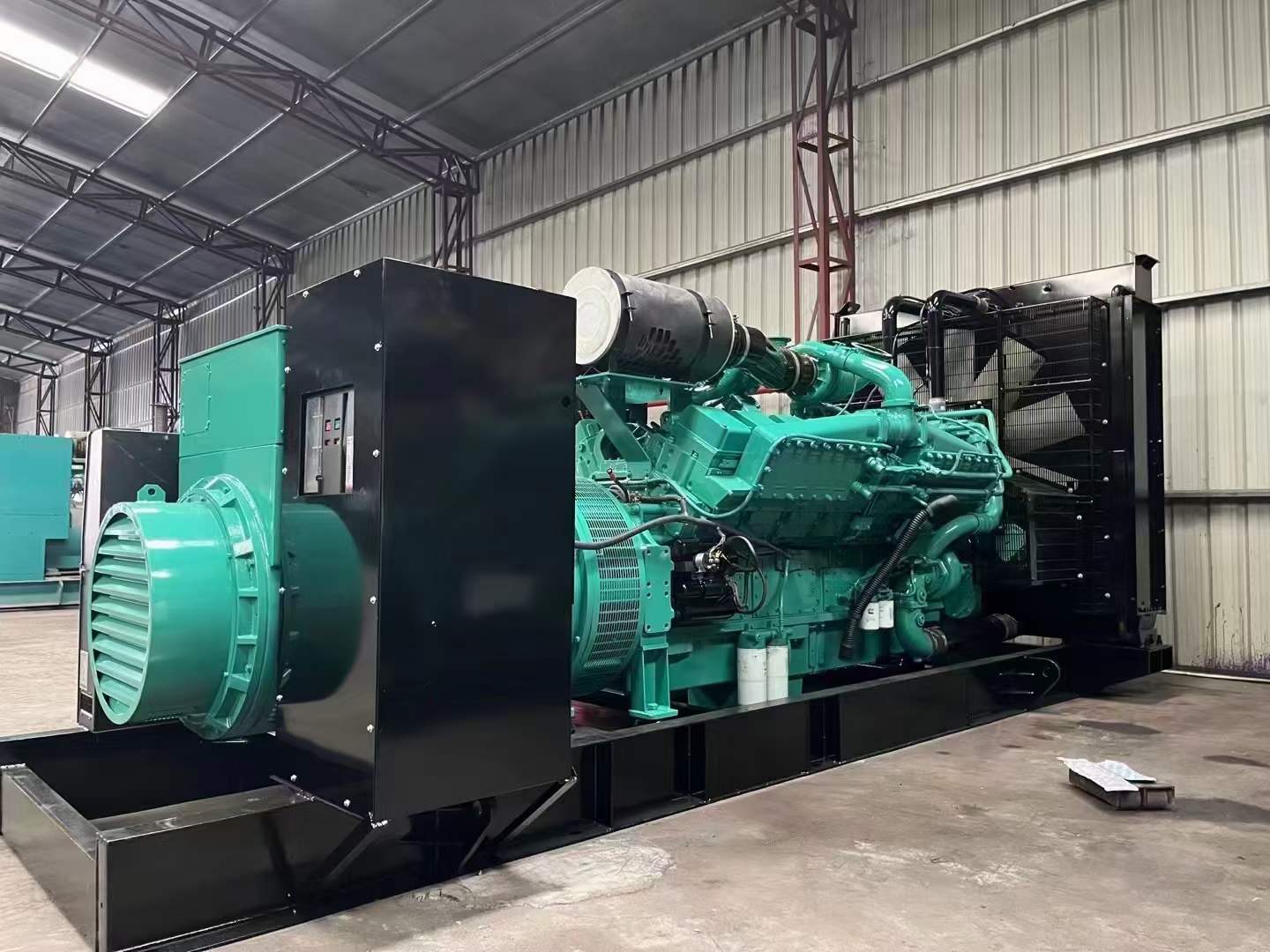 陆良如何降低 800kW 柴油发电机输出电流的波动？