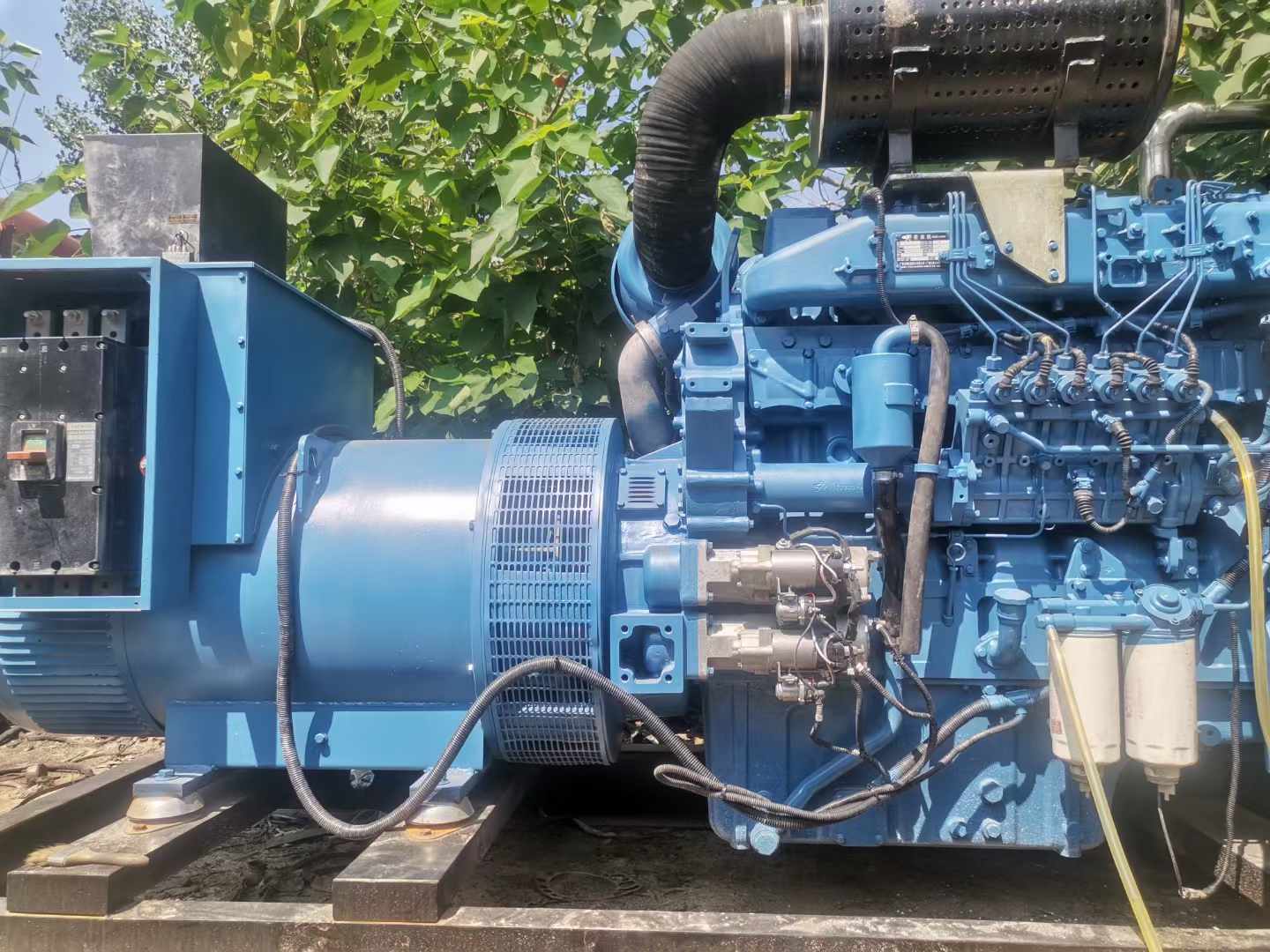 陆良详细说明降低 800kW 柴油发电机输出电流波动的方法