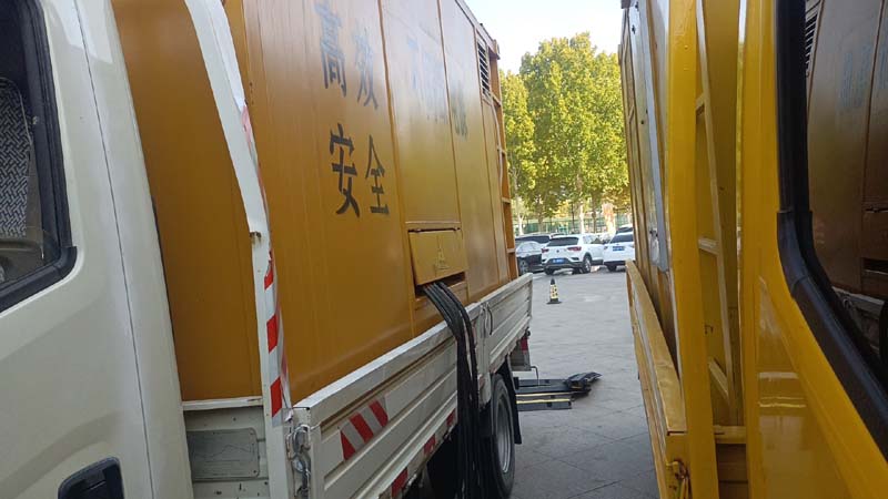陆良如何判断柴油发电机组和UPS电源的切换时间是否符合要求？